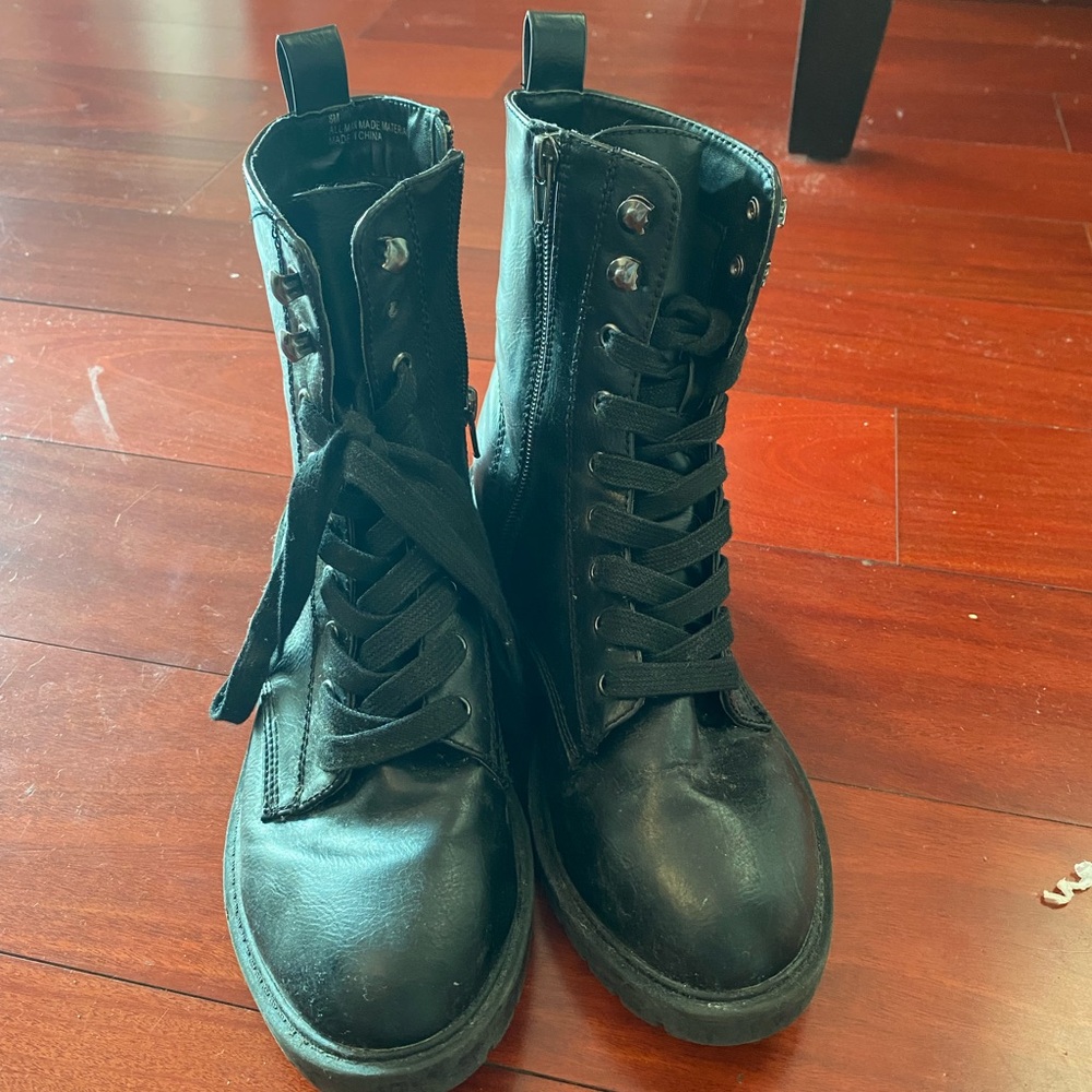 Black combat boots 8
